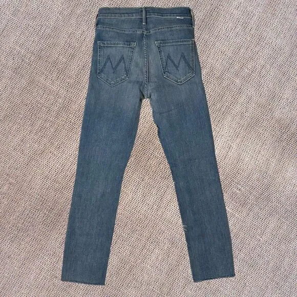 NWT Mother The Mid Rise Dazzler Crop Fray in ‘Blowing Kisses.’